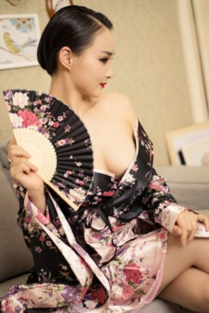 自拍亚洲综合_无广告免费播放高清电影