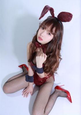 两个男人躁一个女人免费视频_蓝光高清完整版