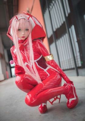 久久久精品久久久久久三级_十万网红美女美酱